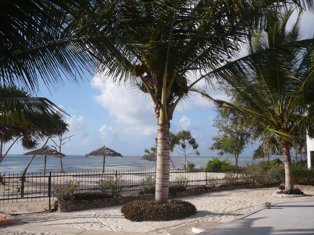 Nest Style Beach Hotel Zanzibar Makunduchi Exterior photo