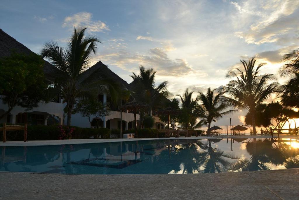 Nest Style Beach Hotel Zanzibar Makunduchi Exterior photo
