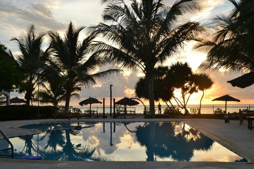 Nest Style Beach Hotel Zanzibar Makunduchi Exterior photo